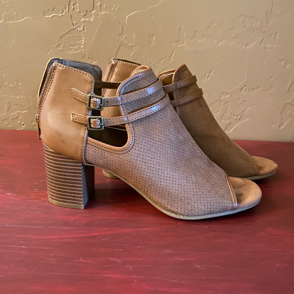 NewYork Transit Leather Heels
